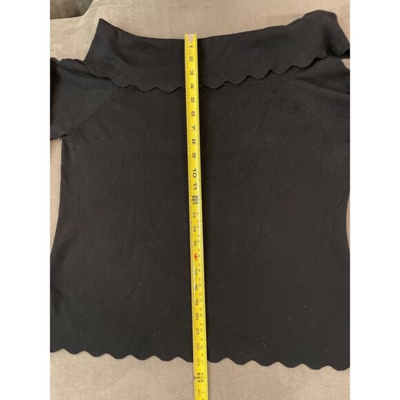 Cable & Gauge Black Off Shoulder Scalloped Hem Long Sleeve Knit Sweater Top Sz L - Picture 10 of 11